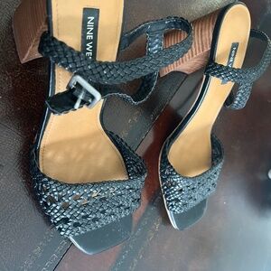 Nine West block heel sandal. Size 9